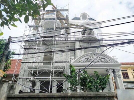 Biệt thự tân cổ điển 3 tầng mái Mansard